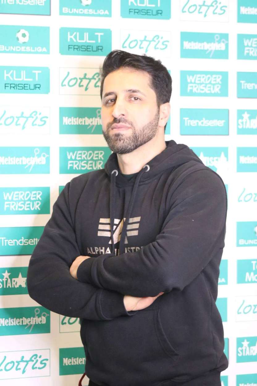 Friseurmeister Farshad in seinem modernen Salon Werderfriseur, Friseur Bremen.